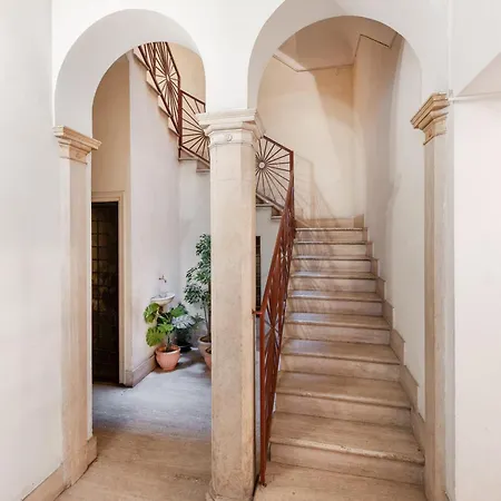 White Flat Rione Monti *