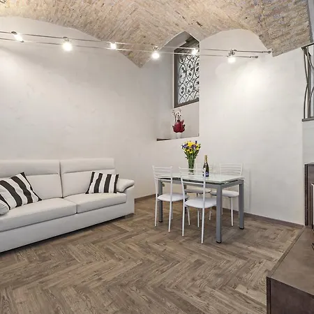 White Flat Rione Monti *